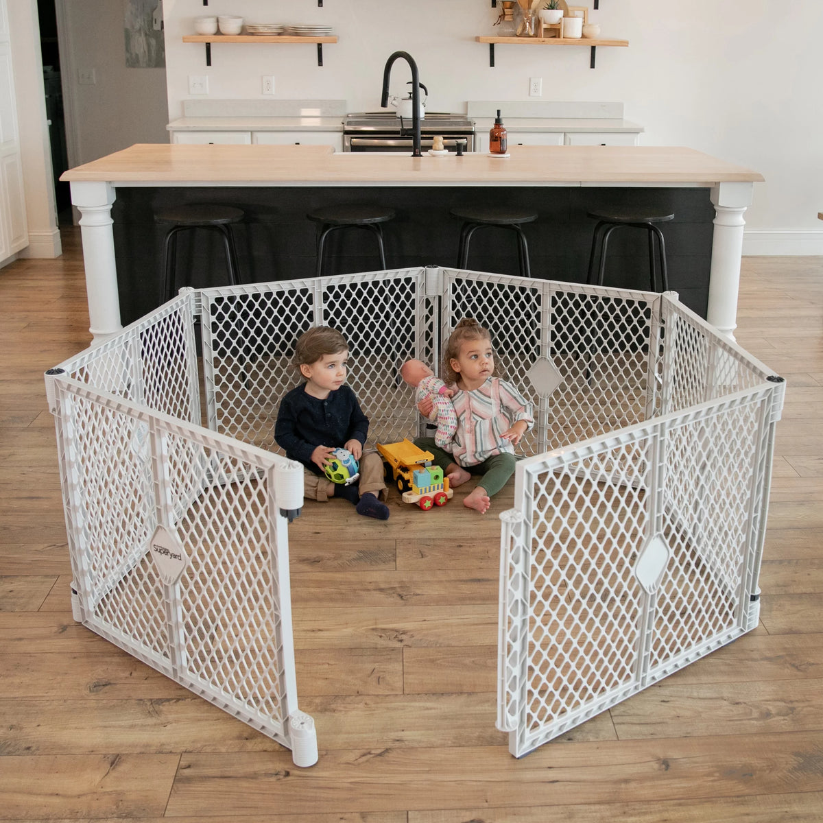 Gray Plastic Baby Play Yard Q110