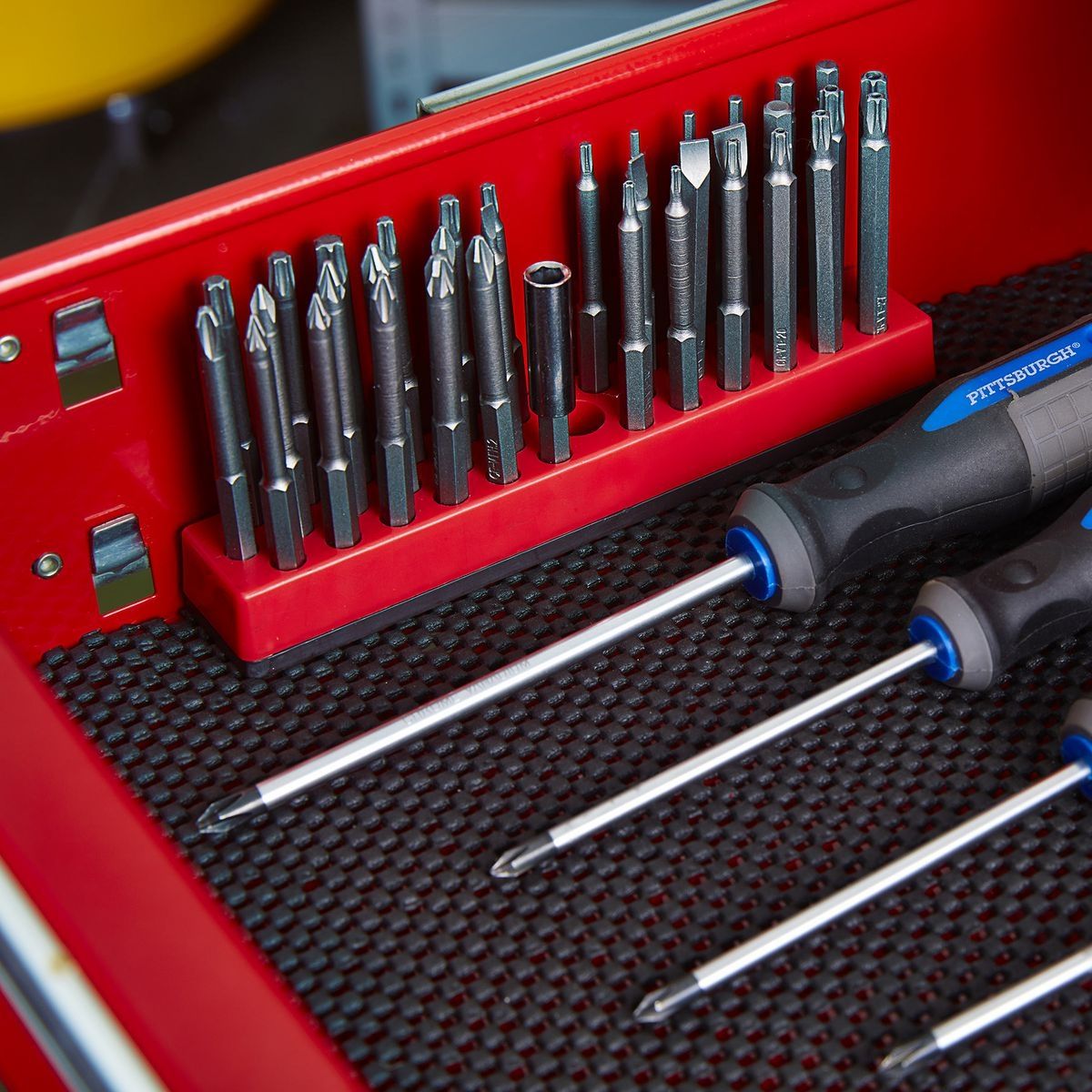 Magnetic Bit Storage I1701