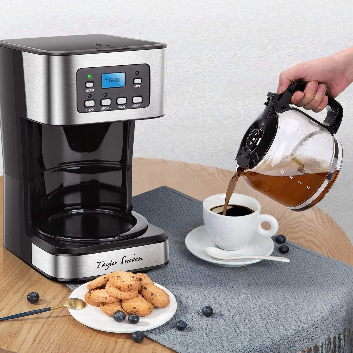 Programmable Drip Coffee Maker with Glass Carafe I823