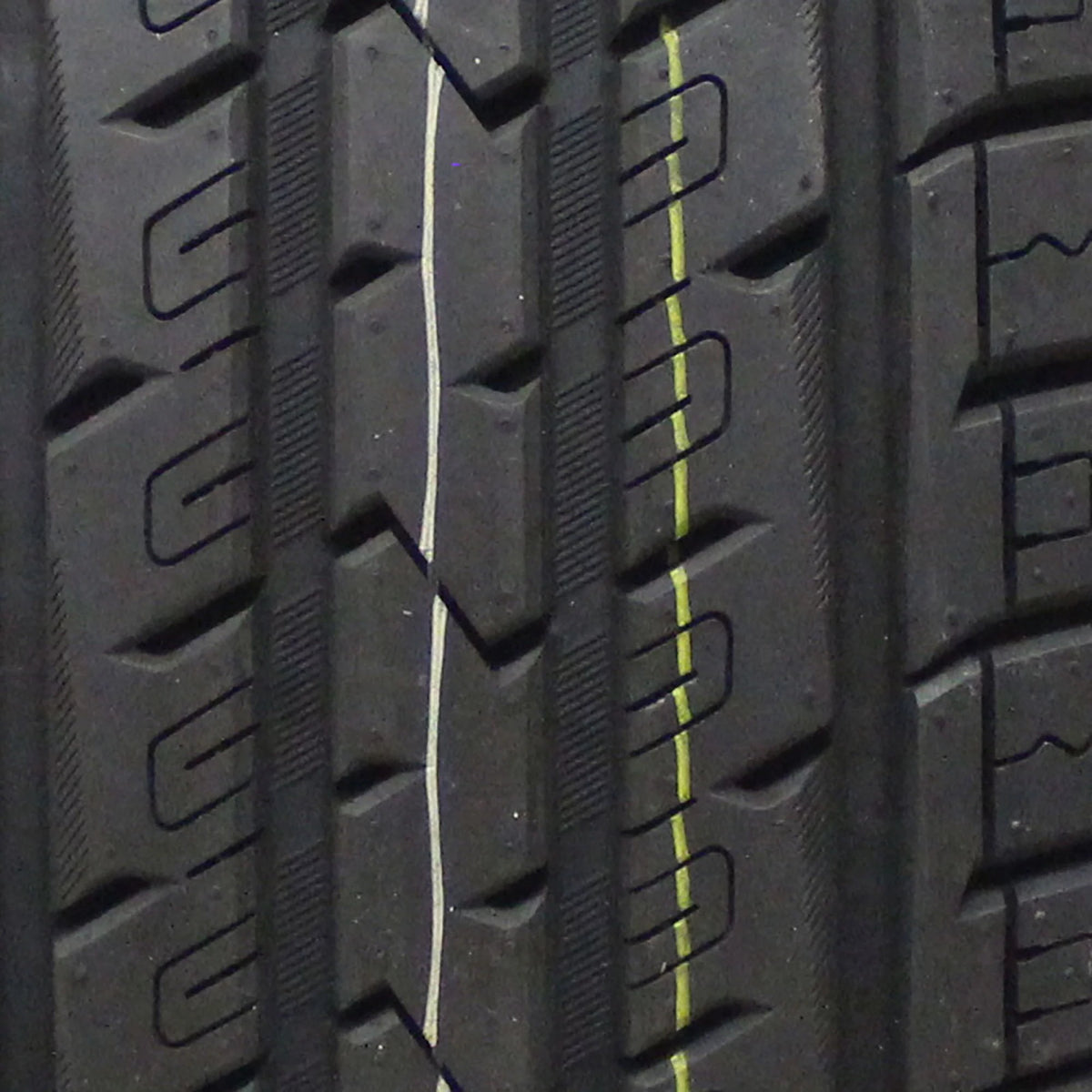 All Season 245/65R17 111H XL Passenger Tire I42946