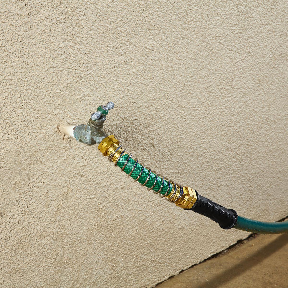 Coiled Spring Faucet Connector and Hose Saver L346