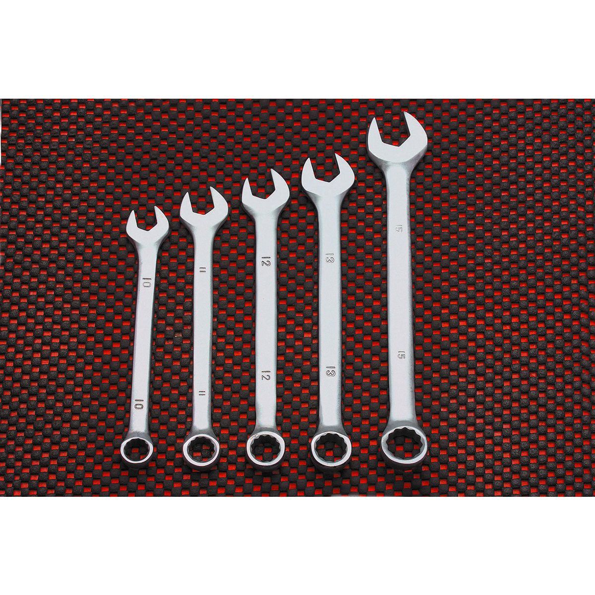 18 In. x 72 In. Nonslip Toolbox Mesh Liner Q599722