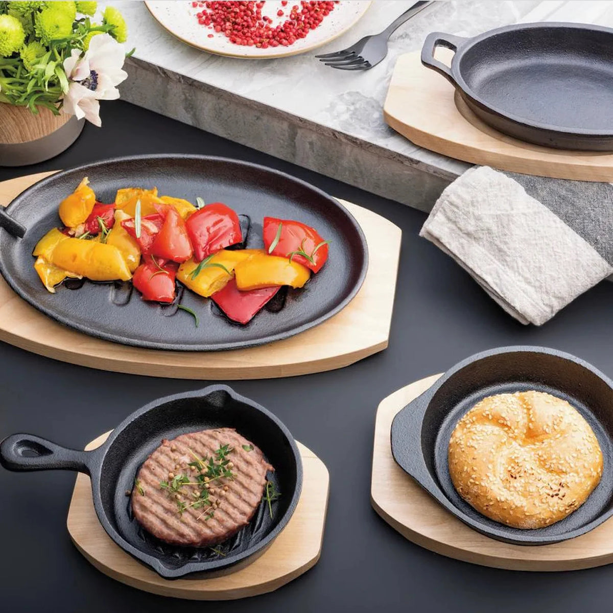 Cast Iron Oval Skillet with Beech Trivet S7543